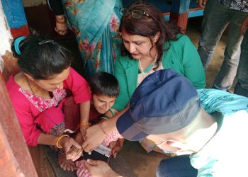 जिल्ला प्रशासन कार्यालय तेह्रथुमद्धारा अपाङ्गता भएकाहरूलाई घरमै नागरिकता प्रदान