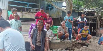 खोटाङमा बाढीपहिरो पीडित आफन्तकहाँ आश्रय लिएर दसैँ मनाउँदै