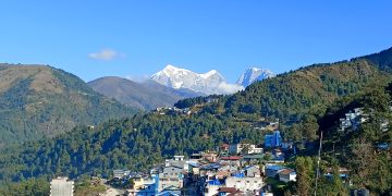 सल्लेरी र नुम्बुर हिमाल