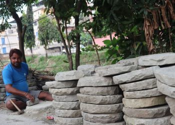 सिलौटो बेचेर मासिक ४० हजार आम्दानी गर्दै इटहरीका अनिल