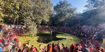 सुनसरीको रामधुनी मन्दिरमा शतबीज छर्नेको भीड (फोटो फिचर)