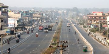 तस्बिरमा हेर्नुहोस् इटहरीस्थित कोशी राजमार्गको ६ लेन सडक खण्ड (फोटोफिचर)