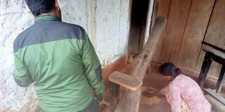 गाउँघरमा हराउँदै ढिकी जाँतोको प्रचलन