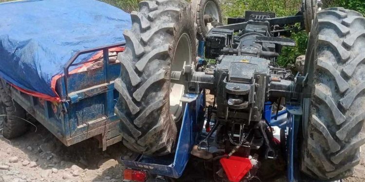 झापामा ट्याक्टरले किचेर सह-चालकको मृत्यु