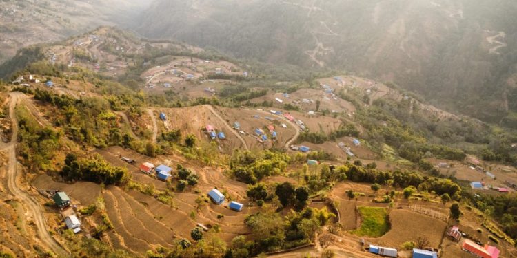 भोजपुरको मझौलेमा जीवनजल लिन घण्टौँ पैदलयात्रा गर्नुपर्ने अवस्था अन्त्य