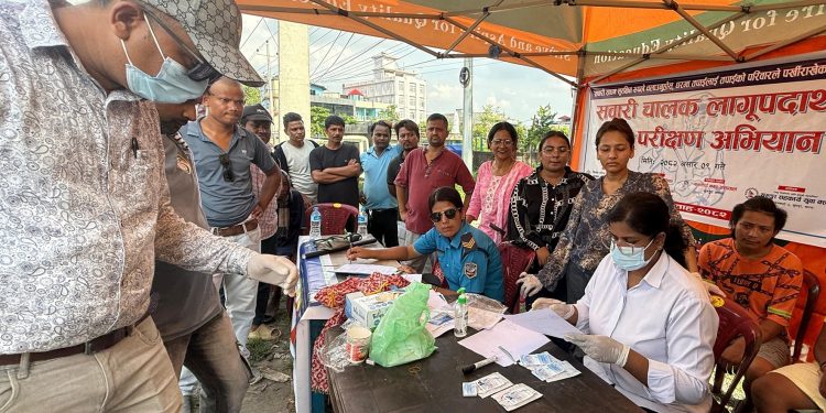 झापामा लागूपदार्थ सेवन गरी सवारी चलाउने सात जना चालक पक्राउ