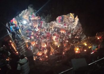 त्रिधार्मिकस्थल हलेसीमा बोलबमको रौनक, भारतीय दर्शनार्थीको भीड