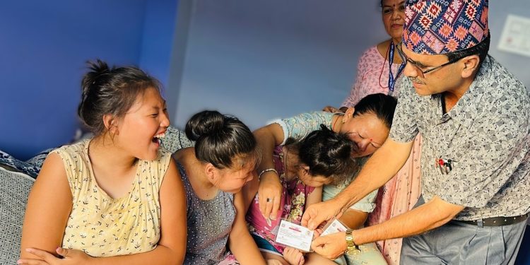 झापामा फरक क्षमता भएका तिम्ल्याहाले घरमै पाए नागरिकता