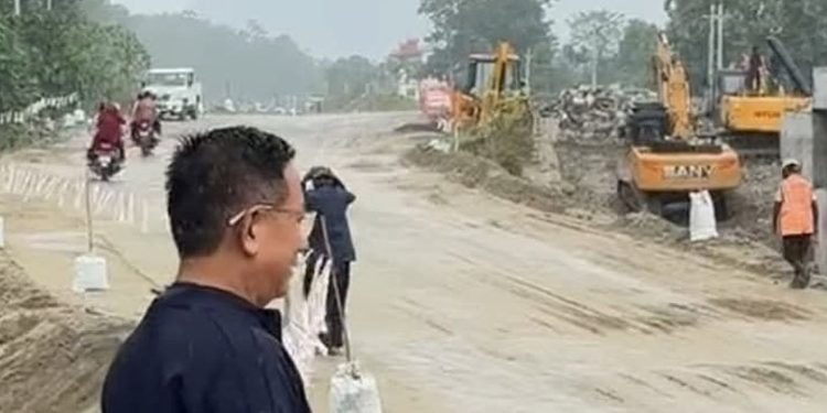 पूर्व–पश्चिम राजमार्गमा ३५ घण्टापछि यातायात पुनः सुचारु