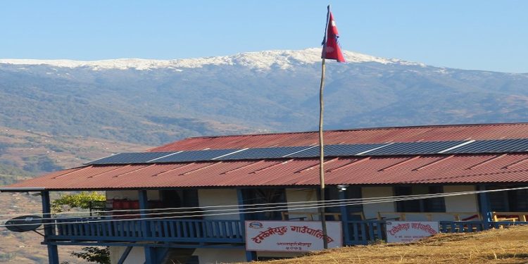 भोजपुरको टेम्केमैयुङका सामुदायिक विद्यालयमा ‘घेराबारा’