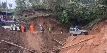भोजपुर–चखेवा सडक : २४ घण्टापछि आंशिक रूपमा सञ्चालन