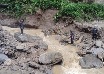 मध्यपहाडी लोकमार्गमा बाढीको क्षति, आवागमन प्रभावित