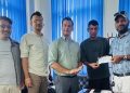 दुर्घटना बीमाबाट पत्रकारलाई राहत, नयन मिडिया फाउन्डेसनले हस्तान्तरण गर्‍यो दाबीबापतको रकम