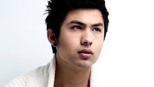 चर्चित नायक अनमोल केसीबिरुद्ध ठगी आरोपमा उजुरी