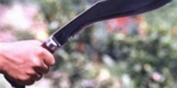 धरानमा एक युवाले दुईजनमाथि खुकुरी प्रहार गरे