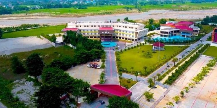 विश्व स्वास्थ्य संगठनको गाईडलाइनसहित सेवा दिदैँ होटल मेची क्राउन