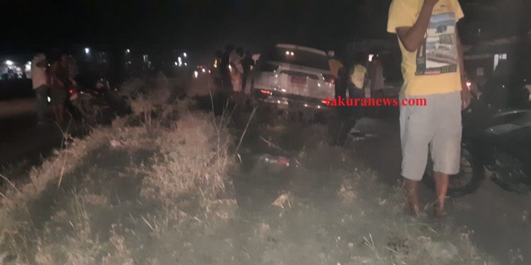 आपँगाछीमा कार दुर्घटना