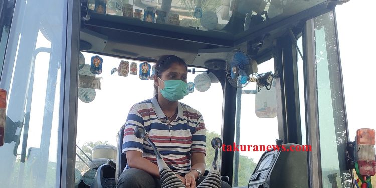 साहसी दीपा : जसले लकडाउनमै स्काभेटर सिकेर २५ संक्रमितको शव पुरिन्
