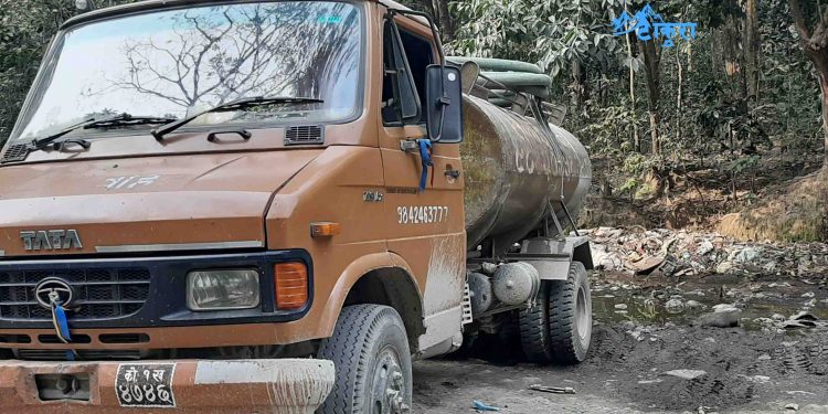 चारकोशे झाडीमा अव्यवस्थित ढंगले दिशाजन्य फोहर फाल्न नपाईने निर्णय