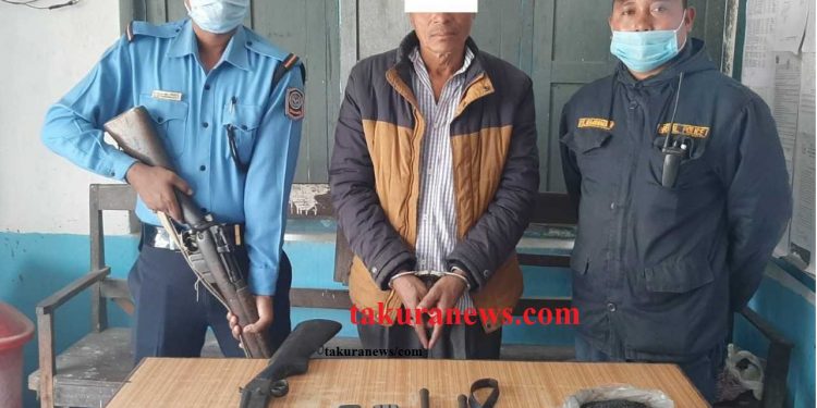 बन्दुक र बारुदसहित श्रेष्ठ पक्राउ