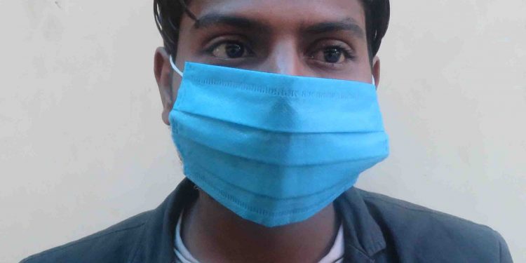 जबरजस्ती करणी गरी फरार रहेका एक युवक पक्राउ