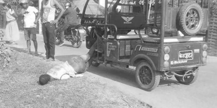 गुडिरहेको सफारीबाट भुईँमा लडेर मृत्यु