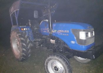 भारतबाट तस्करी गरी ल्याइएको ट्याक्टर बरामद