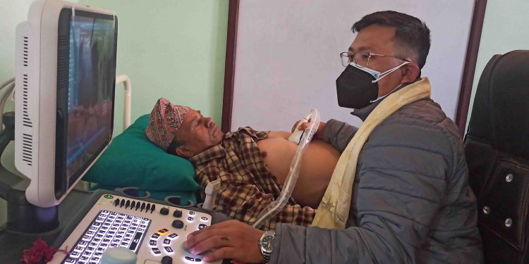 इटहरी अस्पतालमा भिडियो एक्सरे सेवा सुरु