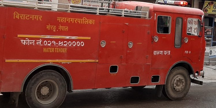इटहरीमा भीषण आगलागी, आगो नियन्त्रणबाहिर
