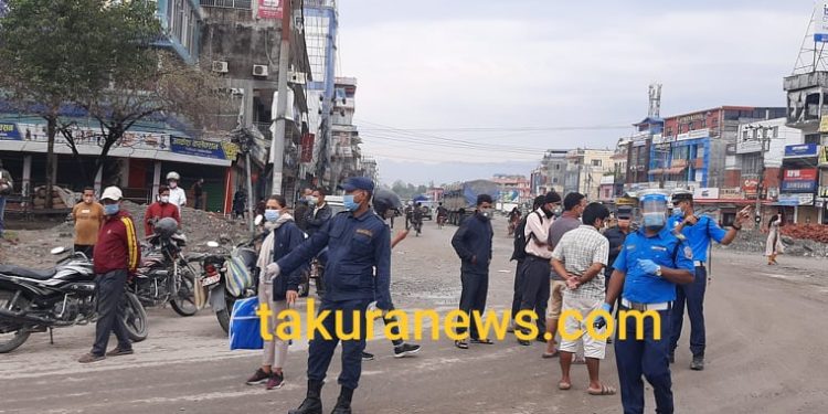 इटहरीमा आज विहानैदेखि लकडाउन कडा, डीएसपी भन्छन्, ‘अटेर गर्नेलाई कारबाही गर्छौँ’