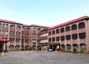 छातीमा १२ इन्च लामो रड छिरेर गम्भीर भएका कोरोना संक्रमितको वीपीमा सफल शल्यक्रिया