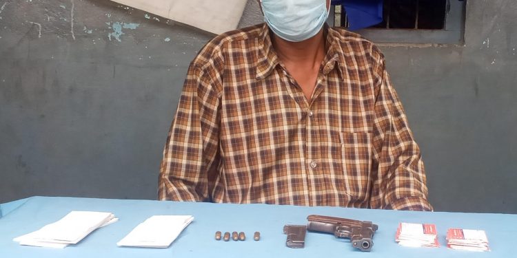 आफुनै घरमा लुकाइराखेको अटोमेटिक पेस्तोल सहित पर्शुराम पक्राउ