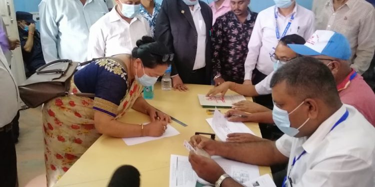 प्रदेश १ मा १० जना सांसद नेकपा एकीकृत समाजवादीमा, मुख्यमन्त्री अल्पमतमा