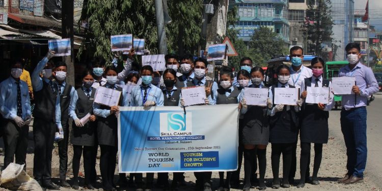 विश्व पर्यटन दिवस : इटहरीमा ‘कोभिड रोकौँ, पर्यटन क्षेत्र प्रवद्र्वन गरौँ’ अभियान