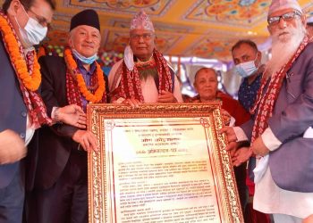 इटहरीका पुराना वामपन्थी नेता ओम कोइराला अभिनन्दित