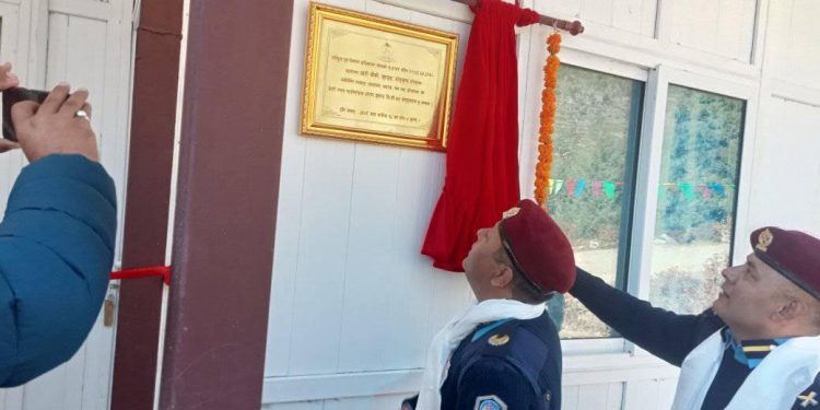 नवनिर्मित प्रहरी चौकी खुम्जुङ सोलुखुम्बु भवनको उद्घाटन