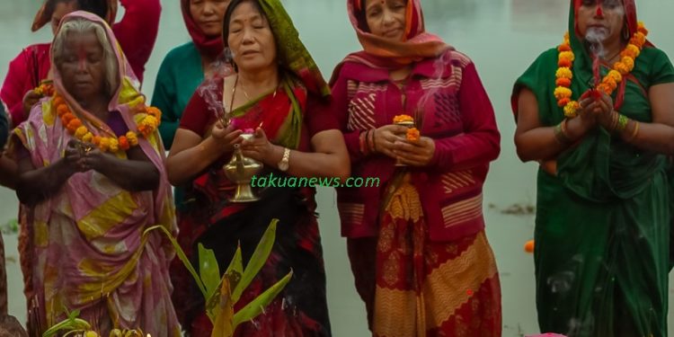 आज छठ पर्व, सूर्यदेवको पूजा आराधना गरी मनाइँदै