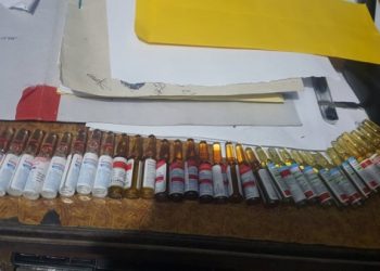 इटहरीका सन्तोषसहित तीनजना लागूऔषधसहित पक्राउ