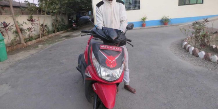 बिराटनगरमा स्कुटर चोरीमा संलग्न १ जना पक्राउ