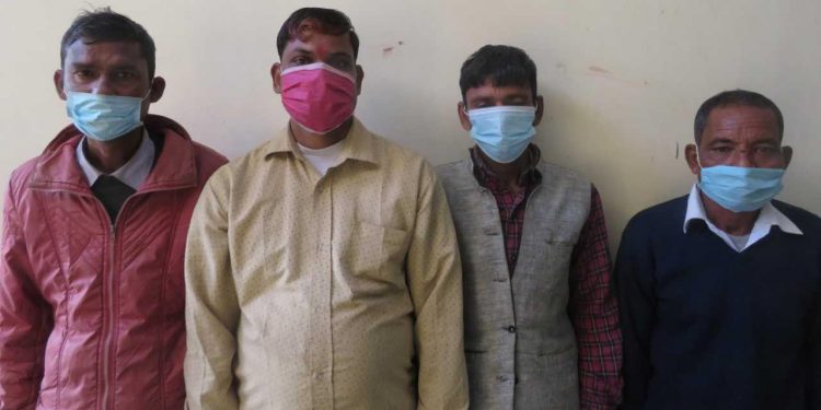 अस्पतालमा चिकित्सक राम्रो छ भनेर विचौलीया कार्य गर्दै हिड्ने ४ जना पक्राउ