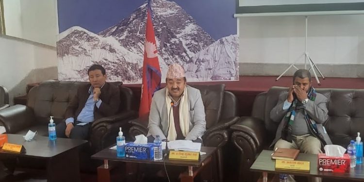 मुख्यमन्त्री राईद्वारा ओमिक्रोनविरुद्धको तयारीमा जुट्न निर्देशन