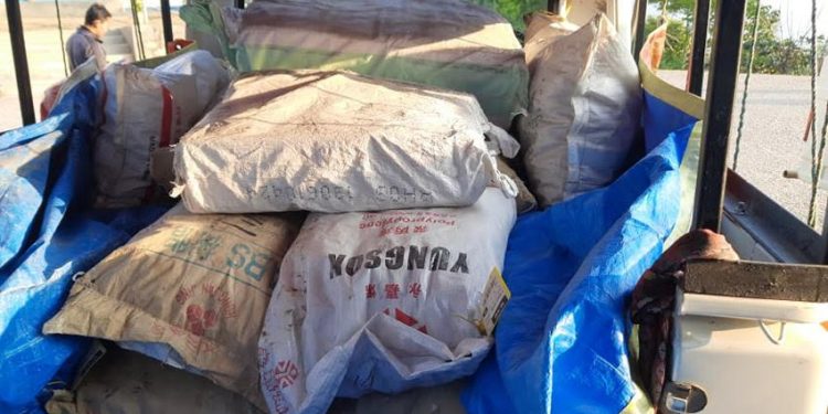 ३ लाख ६३ हजार रुपैंया बरावरको भन्सार छलेर ल्याएको अवैध औषधी तथा क्लिप प्रहरीद्धारा बरामद