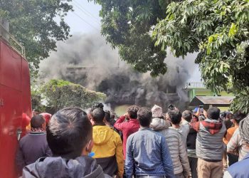 झापाको मेचीनगर नगरपालिका आज बिहान भएको आगलागी साझ ५ बजे नियन्त्रणमा