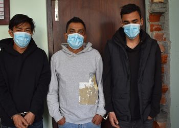 विराटनगरमा ब्राउनसुगर र नगद एक लाखसहित तीन पक्राउ