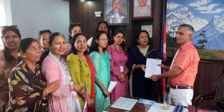 प्रदेश १ : एक वर्षमा ८ सय ४६ वटा यौनजन्य घटना, महिला अधिकार शुनिश्चत गर्नुपर्ने मागसहित मन्त्रीलाई ज्ञापनपत्र