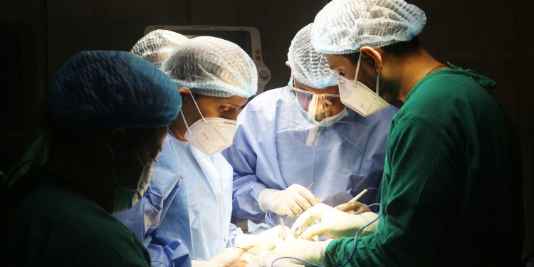 नोबेलमा सफलतापूर्वक अप्रेसन गरेर निकालियो दुर्लभ ट्यूमर