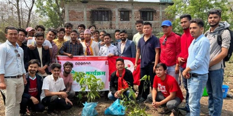 पूर्वाञ्चल इन्जिनियरिङ क्याम्पसमा नेविसंघद्वारा वृक्षारोपण