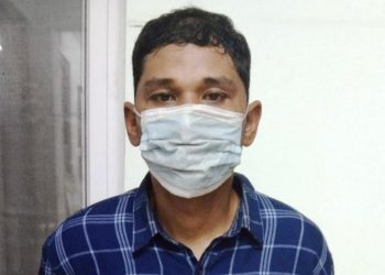 ब्राउनसुगरसहित एक पक्राउ