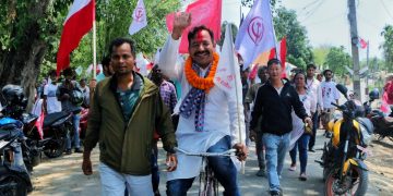 जब हेमकर्णले साइकल चढेर मत मागे…
