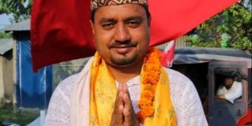 इटहरी ४ मा विक्रम थापाको लोकप्रियता बढ्दै, भन्छन्–‘राजनीतिलाई व्यवसाय नभई सेवाको भावले बुझेको छु’